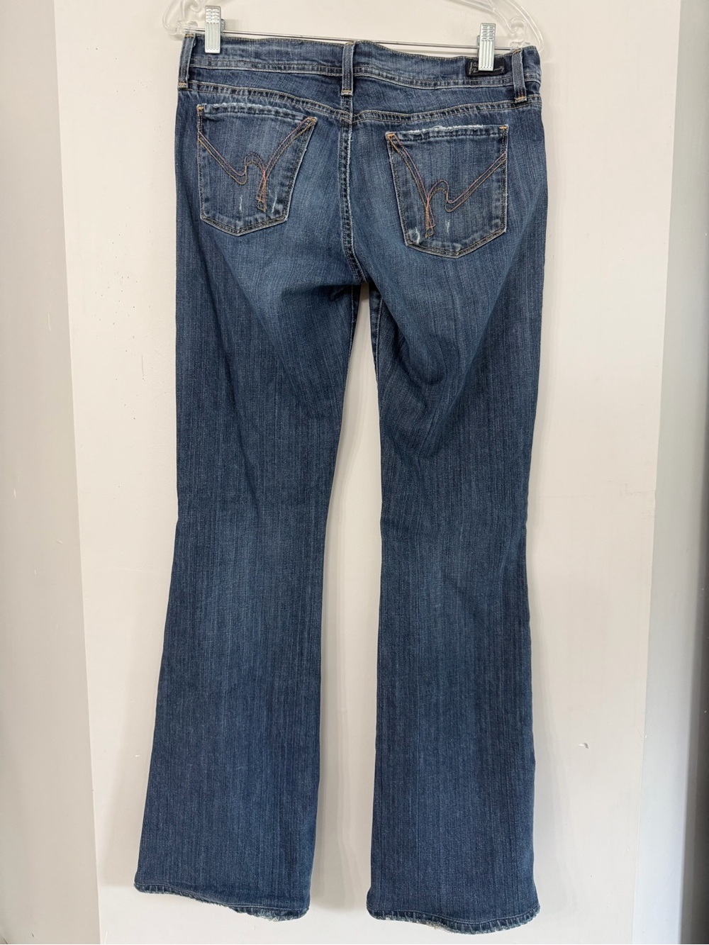 Citizens of Humanity Women’s 29 medium wash lightly distressed flare boot jeans - Picture 8 of 11